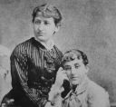 Aletta Jacobs, Nederlands eerste vrouwlijke huisarts, op de foto met patiente.