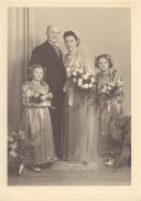 Huwelijksfoto van Ida Hubertina Houtackers en Antonius Everardus Hubertus van de Boel dd. 11 november 1941